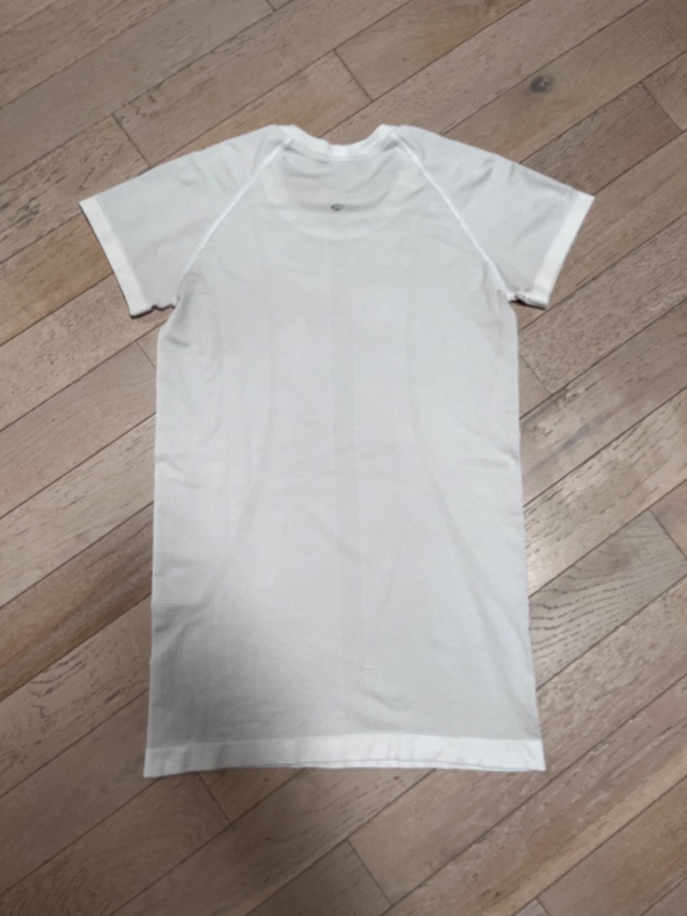 Lululemon Energy Makes Energy T Shirt Womens Sz. 6 White  You Race You Athletic